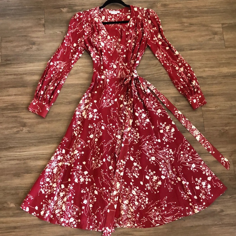 NWOT Reformation size 2 Susanna Wrap Dress in red floral